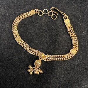 Elegant Gold Chain Bracelet